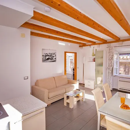 Espana 2 Apartment